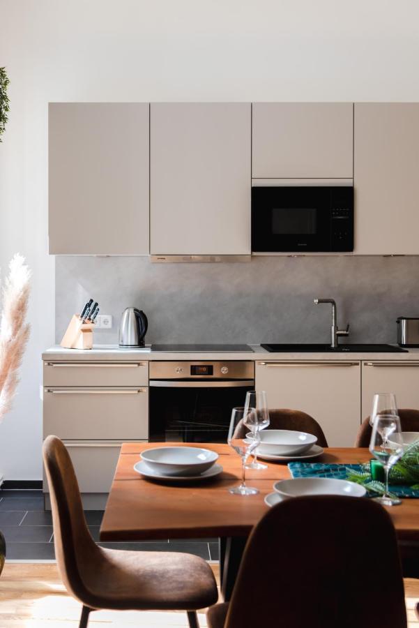 165m2 Downtown Family 5br, 3bath, Kids Room, 11min Alexanderplatz * Berlino