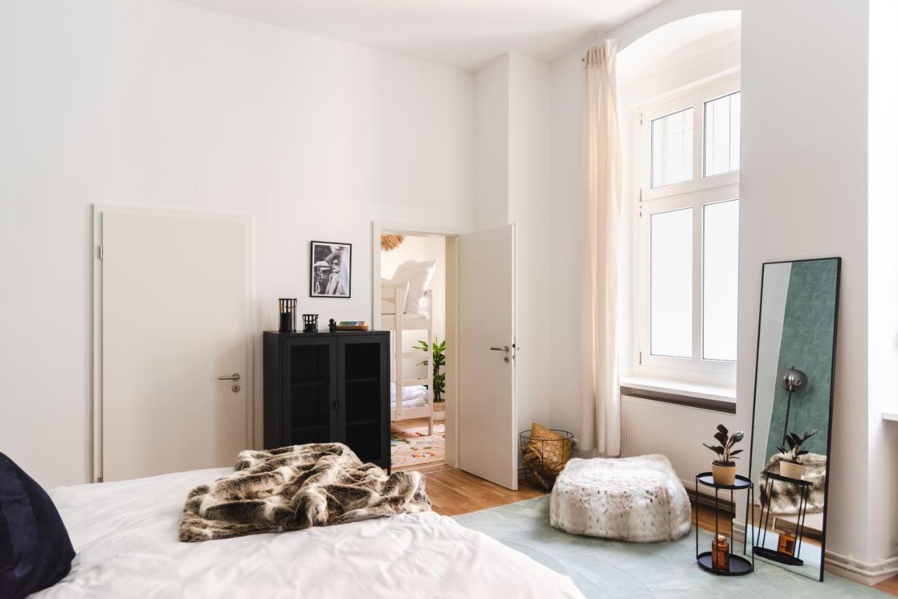 165m2 Downtown Family 5br, 3bath, Kids Room, 11min Alexanderplatz * Berlino